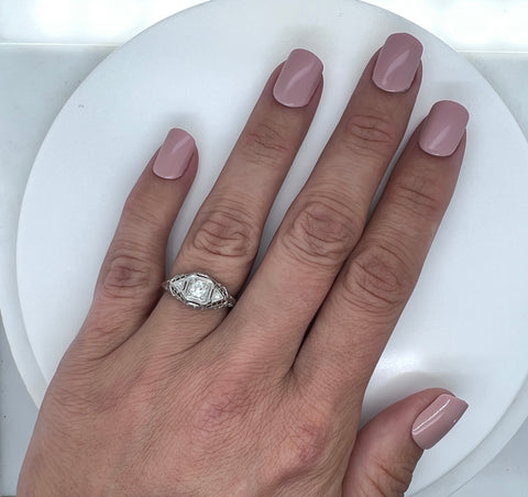 Art Deco .20ct. Diamond Antique Engagement - Fashion Ring 18K White Gold - J39326