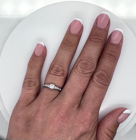 Art Deco .25ct. Diamond & Platinum Antique Engagement Ring - J37301