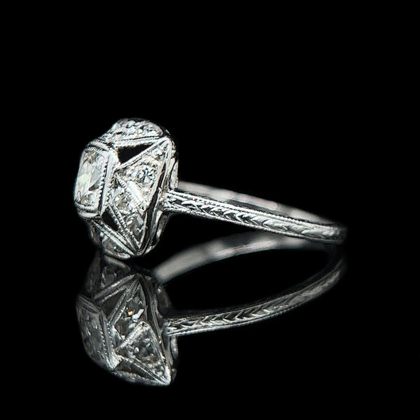 Art Deco .25ct. Diamond & Platinum Antique Engagement - Fashion Ring - J37311