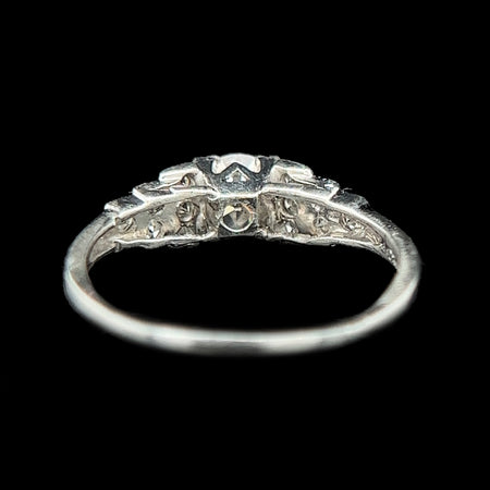 Art Deco .45ct. Diamond Antique Engagement - Fashion Ring Platinum - J37682