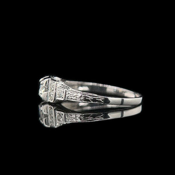 Art Deco .40ct. Diamond Antique Engagement - Fashion Ring Platinum - J42463