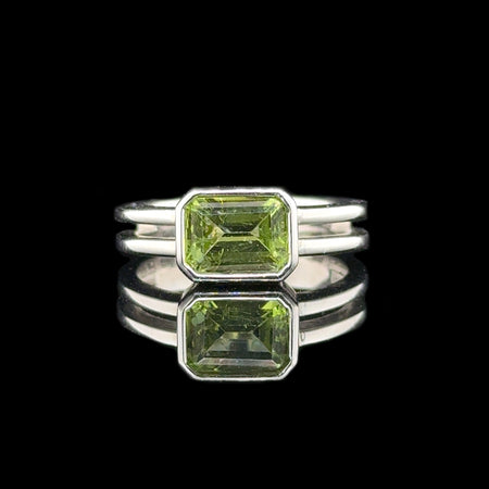 1.41ct. Peridot Estate Engagement - Fashion Ring White Gold - J42630