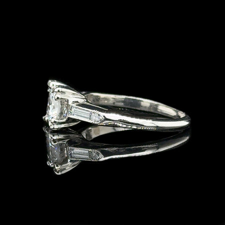 Art Deco 1.13ct. Diamond Antique Engagement - Fashion Ring Platinum - J42688