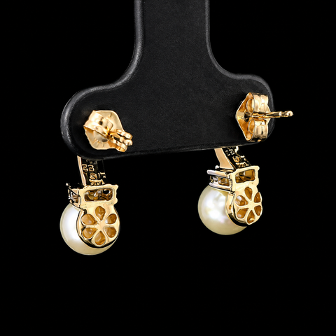 6.5mm Cultured Pearl & Diamond Estate Earrings Yellow Gold - J44061